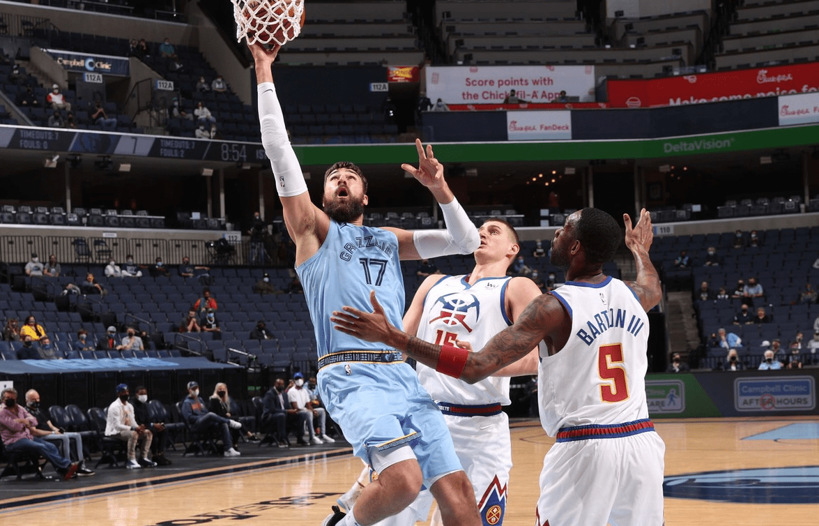 西班牙男篮险胜掘金,米尔萨普送出助攻 西班牙男篮险胜掘金,米尔萨普送出助攻