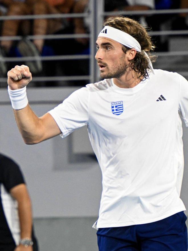 开云体育中国-西班牙网球队鏖战世界网球队，西西帕斯送出助攻