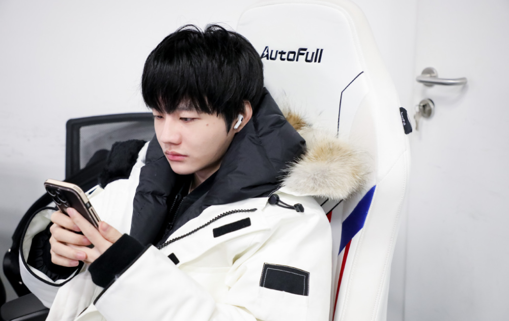 RNG强势V5，Huni高光表现