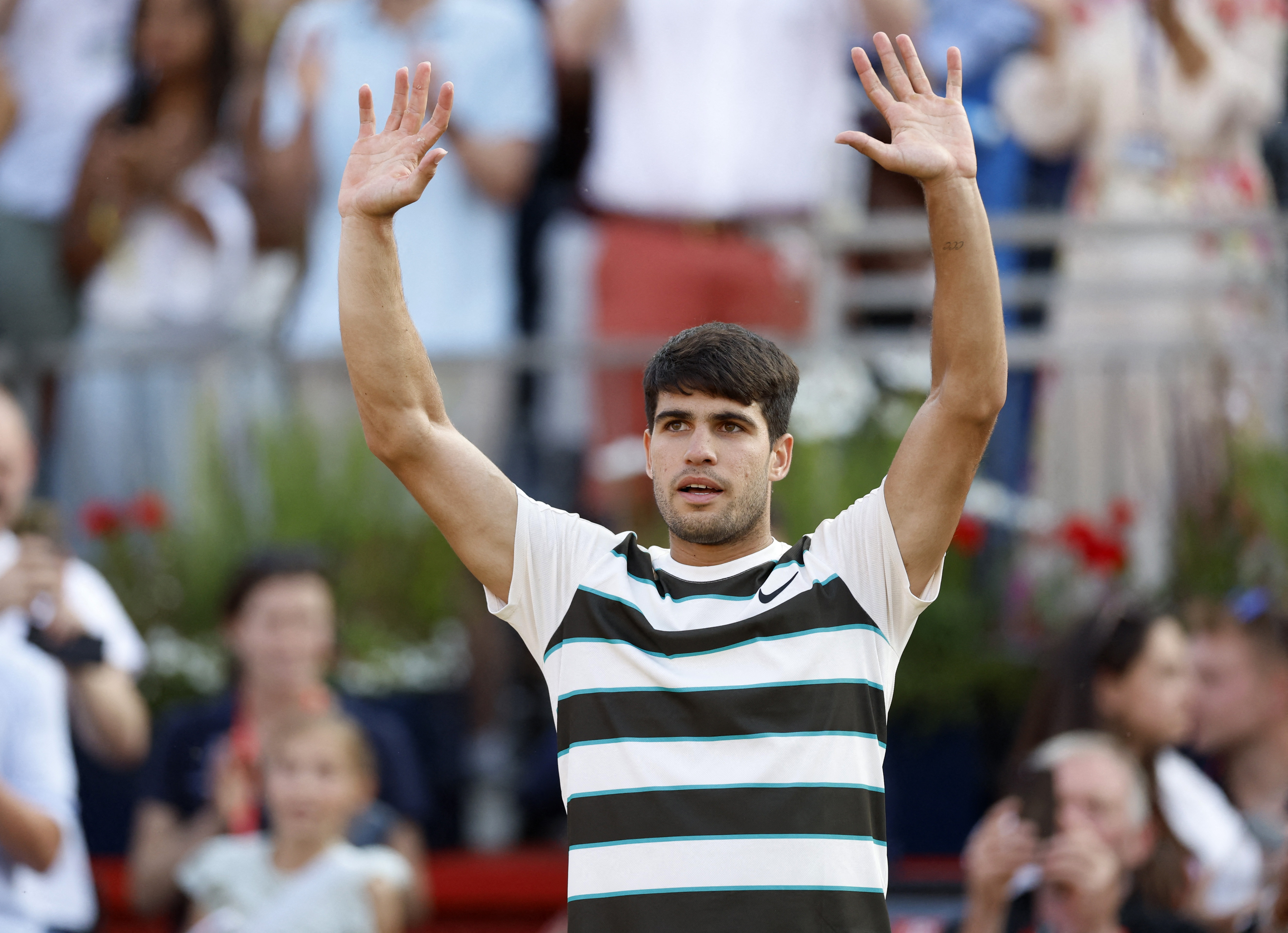 开云体育平台APP-意大利网球队逆转日本网球队，阿尔卡拉斯统治全场