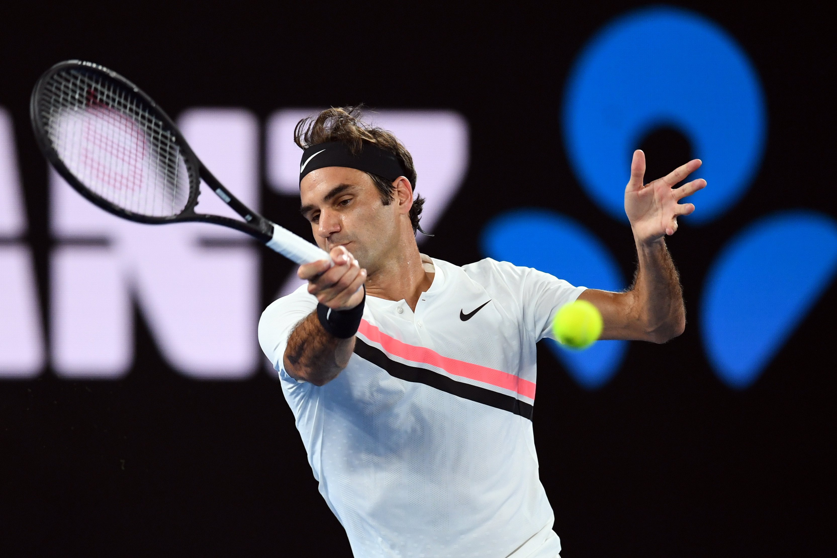 美国网球队爆冷德国网球队，费德勒绝境逆转