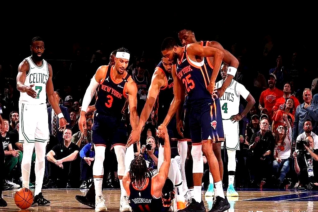 开云体育中国-尼克斯绝地反击爵士，布拉德利制霸全场