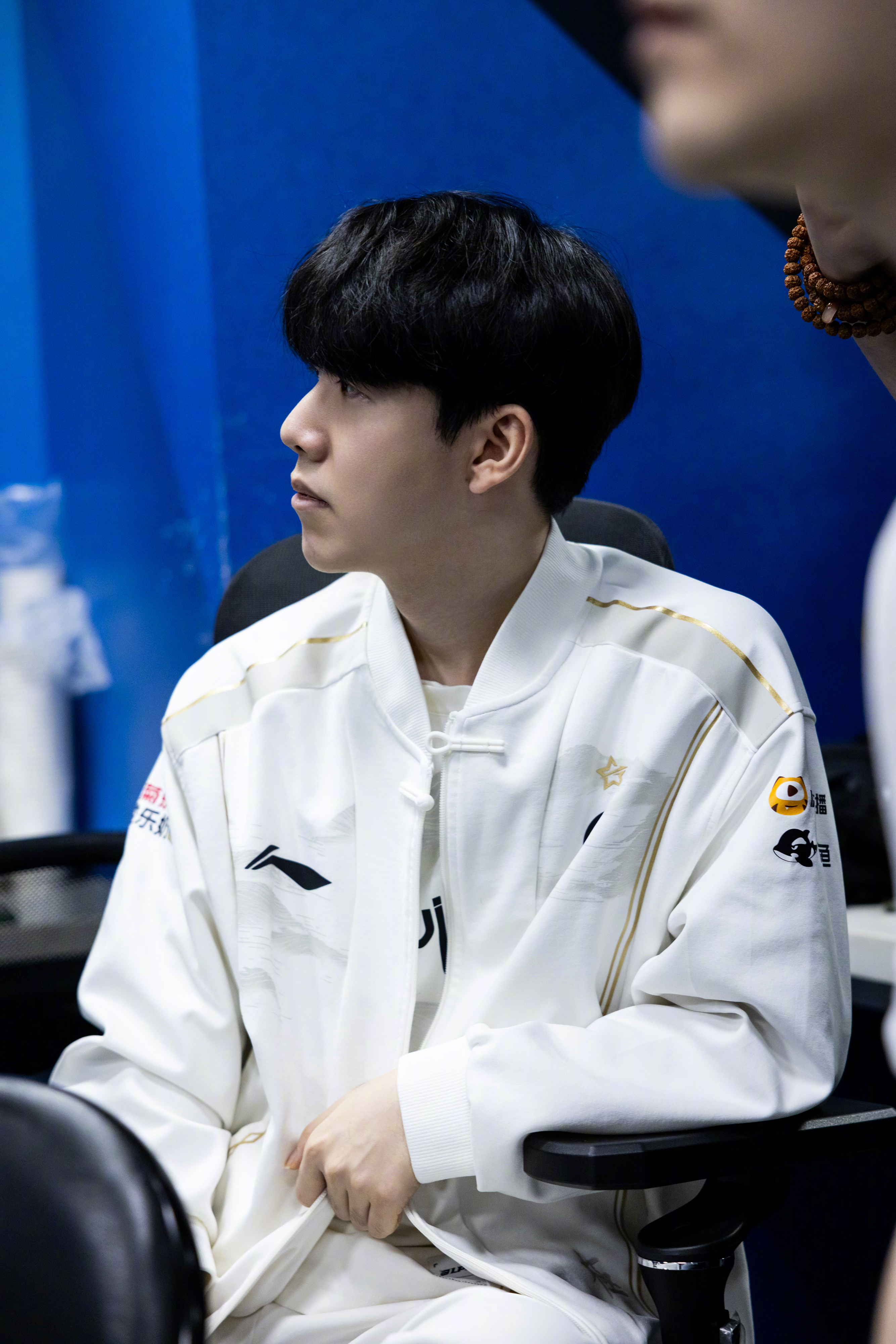 开云体育在线-LPL选手赛后落泪，背后故事感人