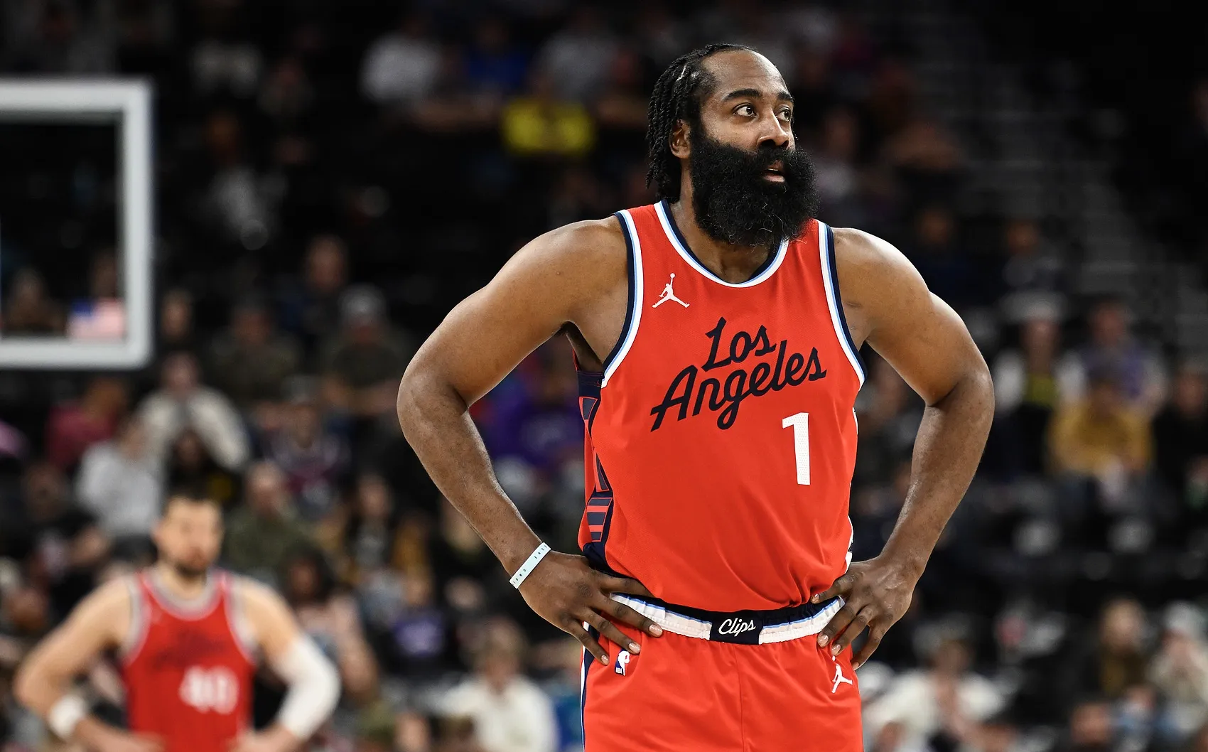 关于步行者横扫天津队，伦纳德统治全场的信息