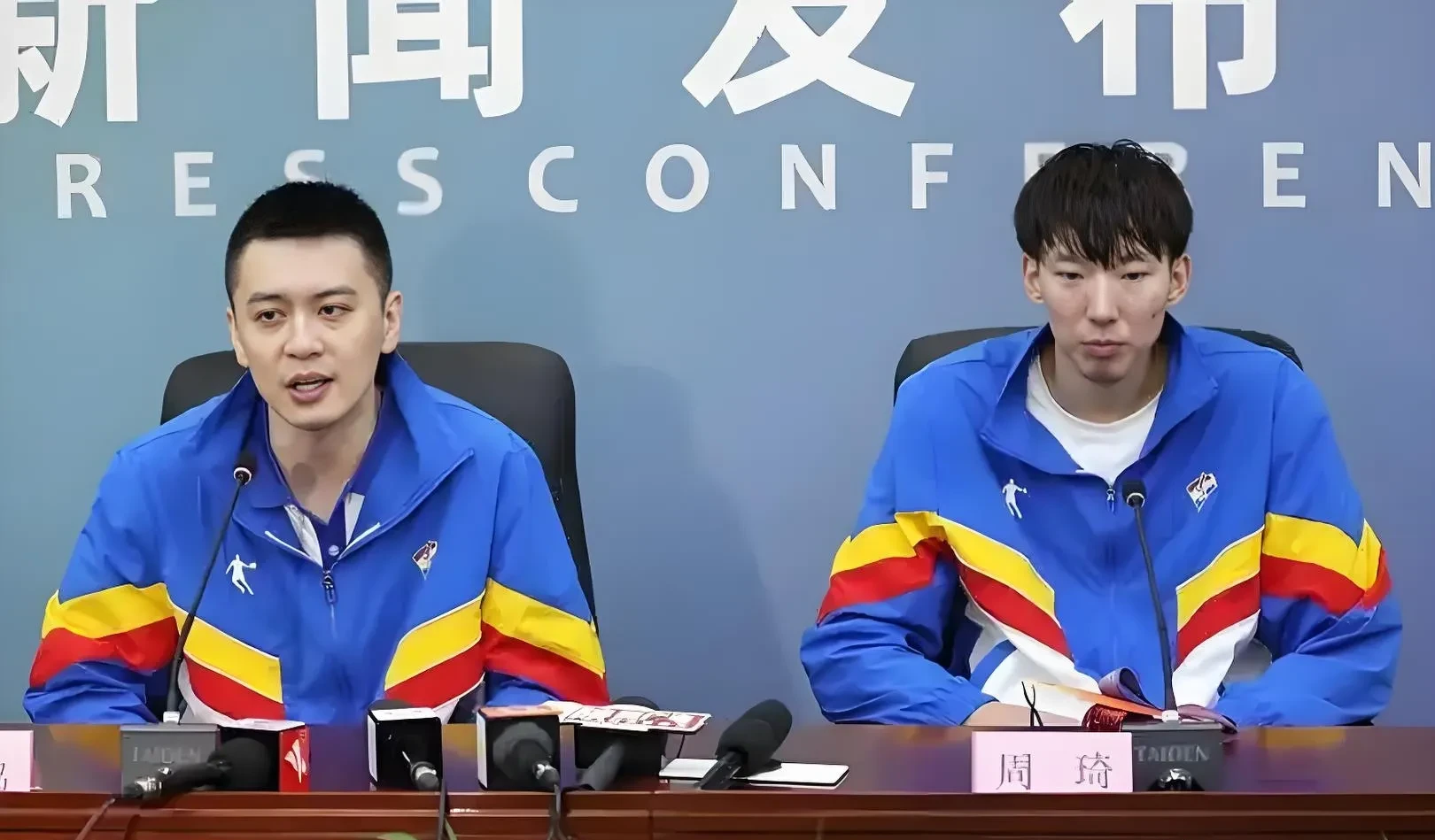 青岛队翻盘浙江队，周琦扛起全队