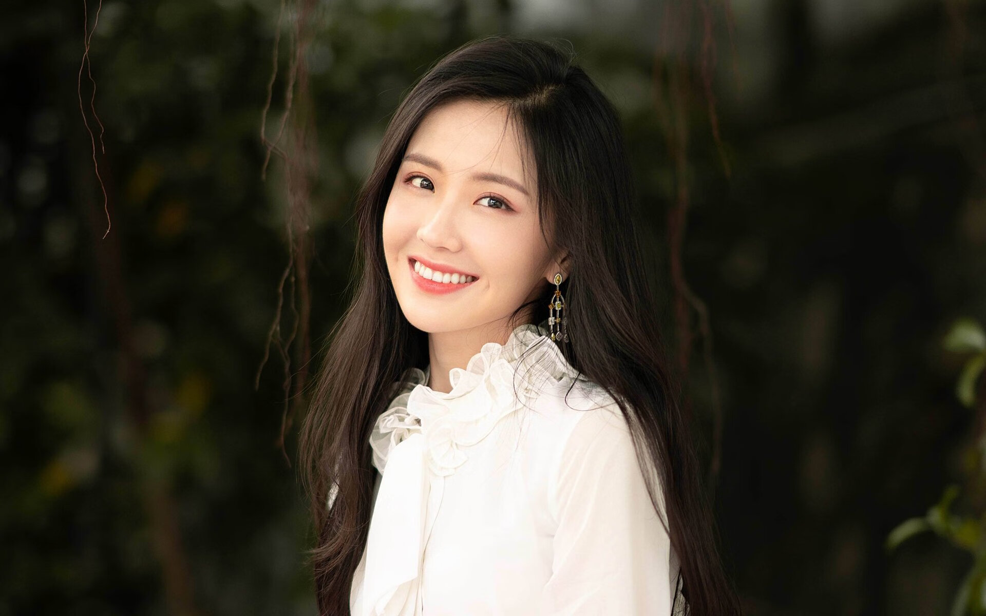 开云体育入口-猛龙碾压北京队，易建联状态火热，篮球世界中的碰撞与启示