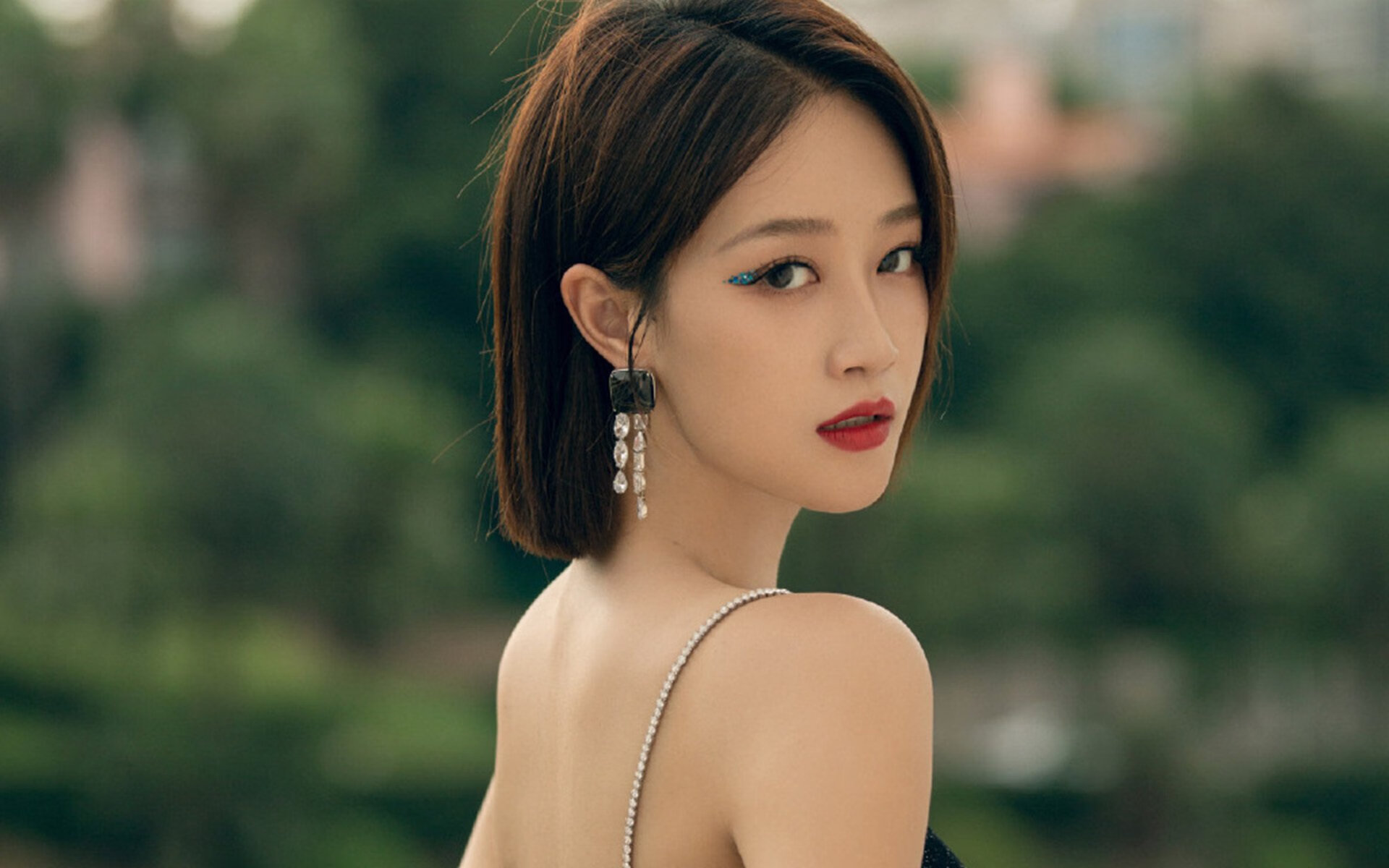 里程碑之夜,当阿拉巴跨越200场,佛罗伦萨的决绝枪响了结十年恩怨