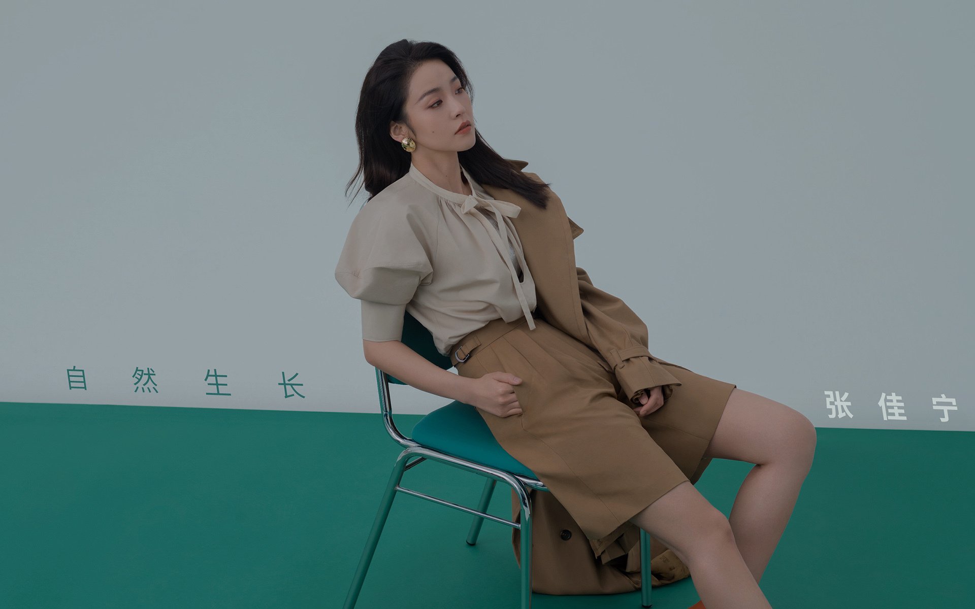 这是一篇为您定制的充满张力与细节的深度文章